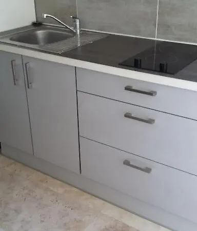 Studio Dans Le Quartier Du Port Апартаменты *